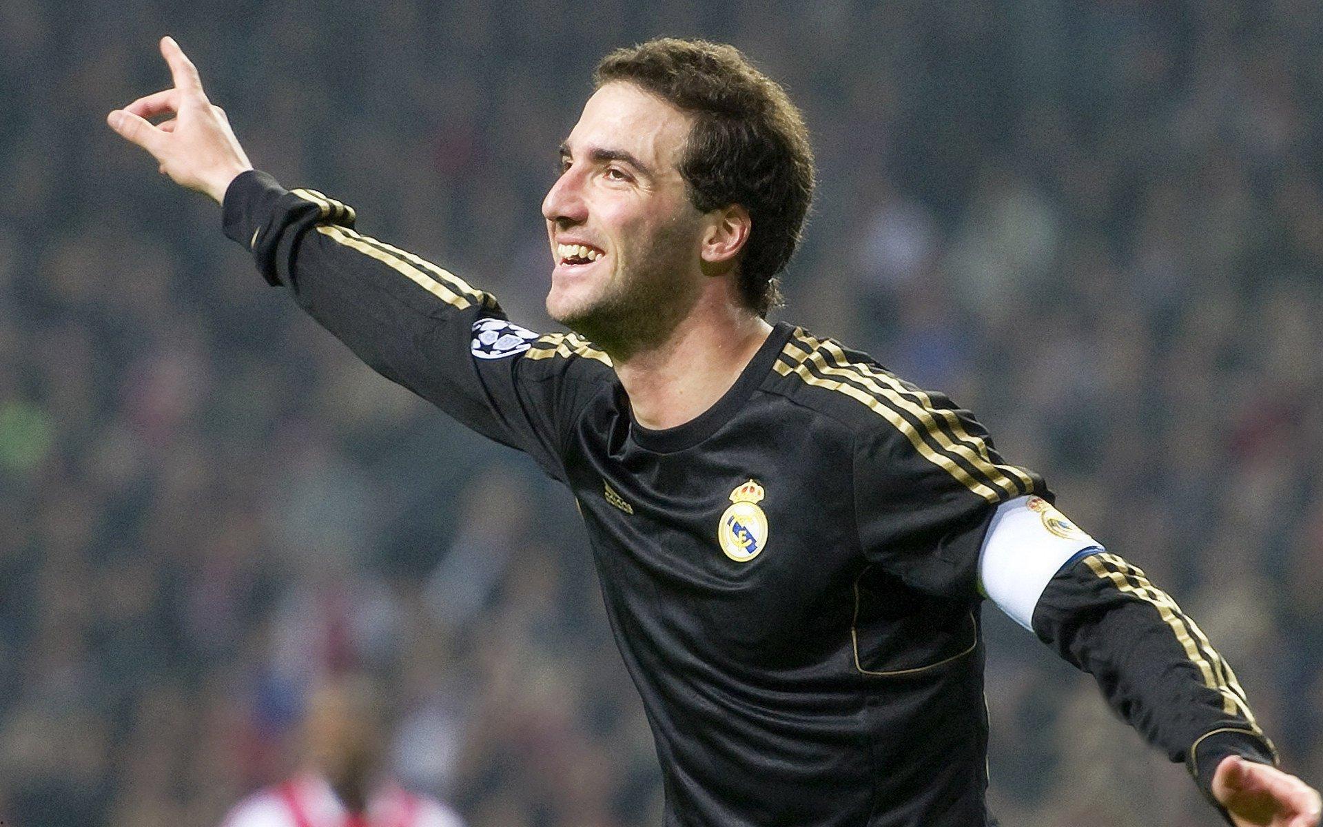 滕哈赫依然满嘴信心，但好像连他也忍不了安东尼了