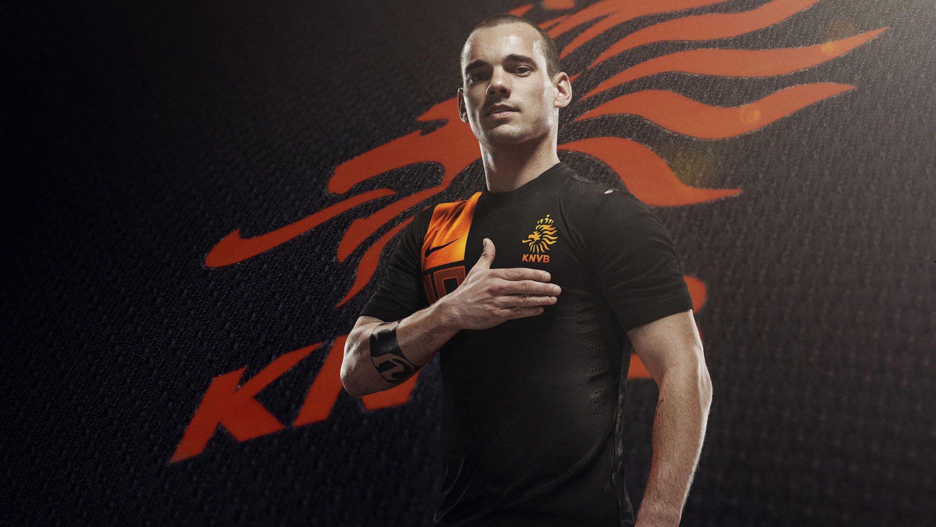 曼联明夏或豪掷一亿英镑追逐水晶宫新星沃顿，萨哈警示重磅签约需谨慎